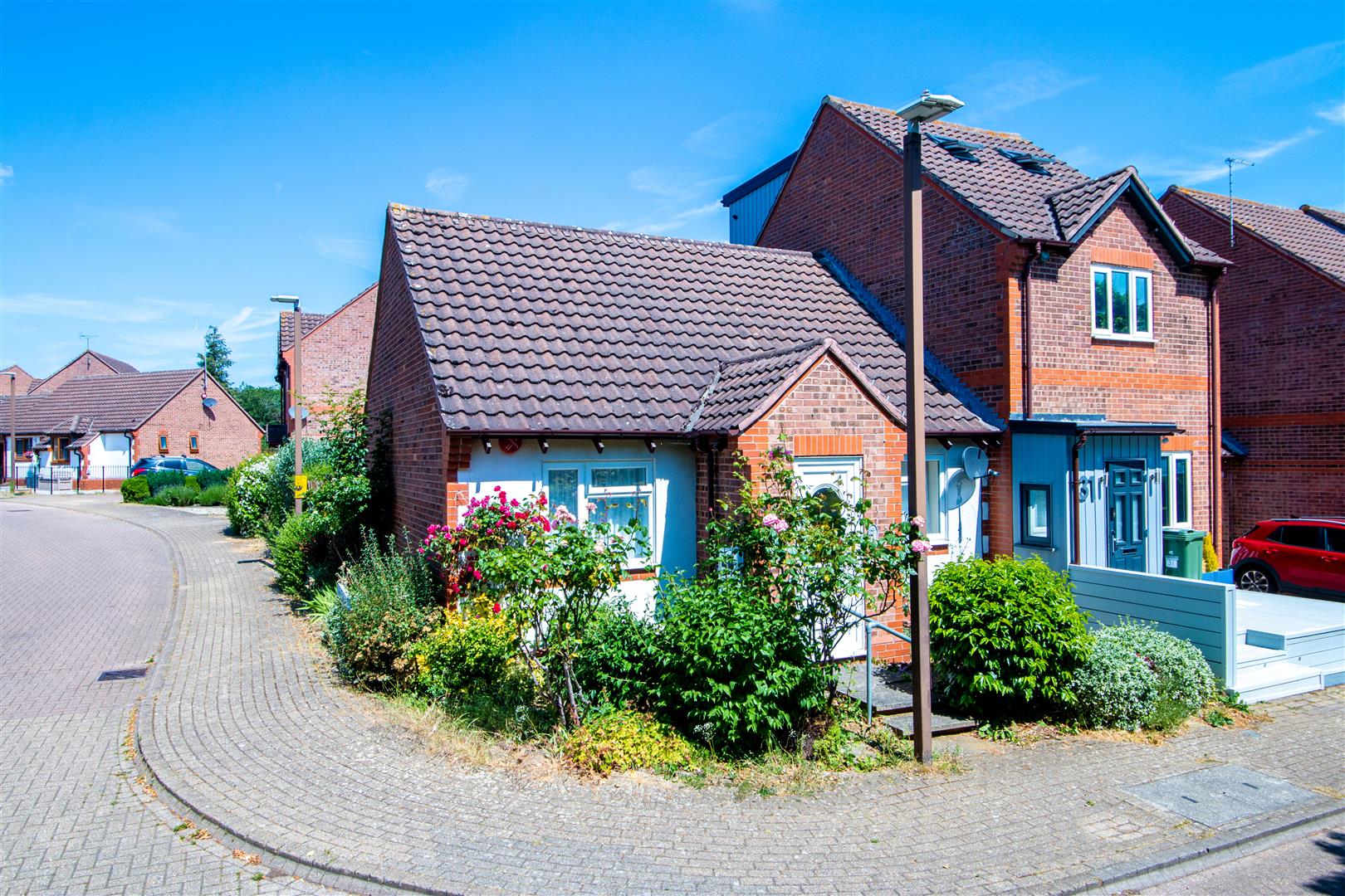 2 bed property in Lynmouth Crescent, Milton Keynes